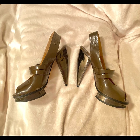 Chloe Slingback Rich Chocolate Patent Leather Platforms - Picture 4 of 9